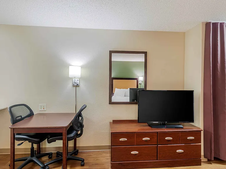 Studio Suite - 2 Full Beds