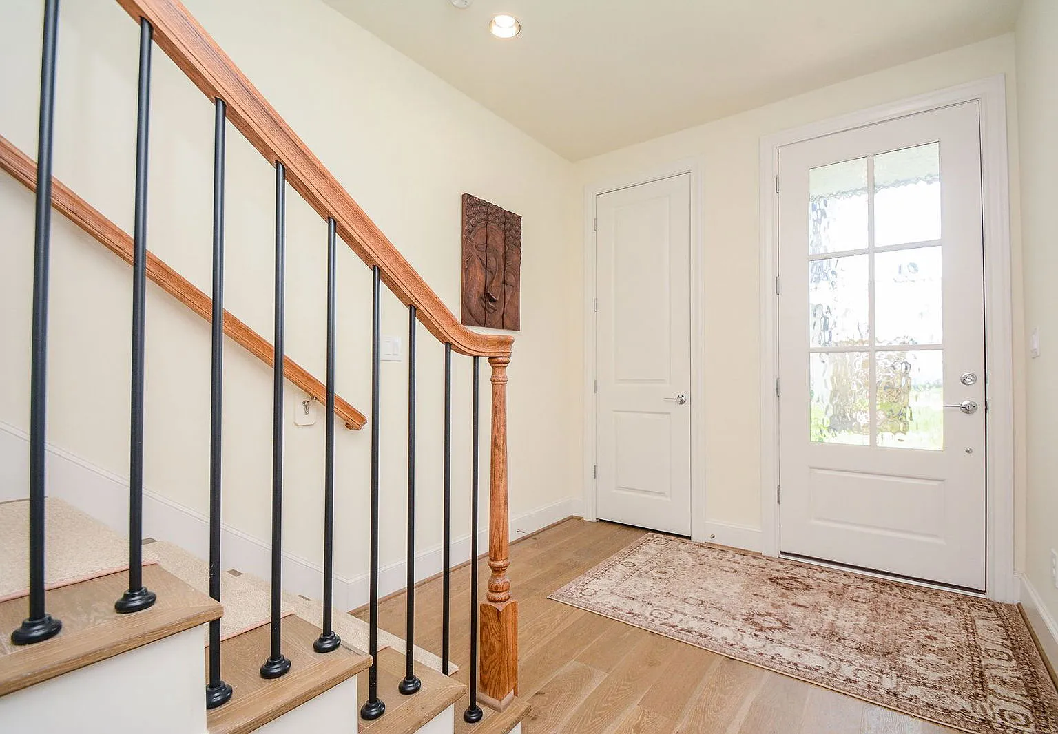 3 bed, 3.5 bath, 2490 sqft, $3,500 — Photo 3