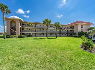 9 High Point Cir N APT 103, Naples, FL 34103
