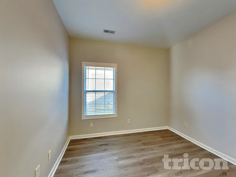 1862 Camelot Dr — Photo 12