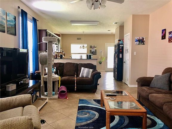 4th image of 4207 Whispering Creek Dr