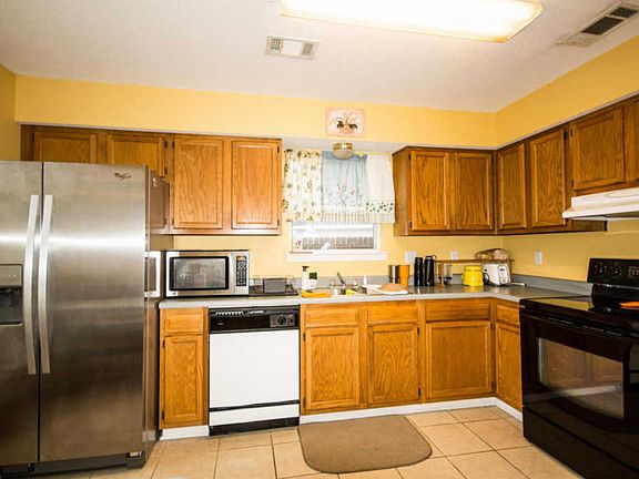 3rd image of 7205 Cypress Cir