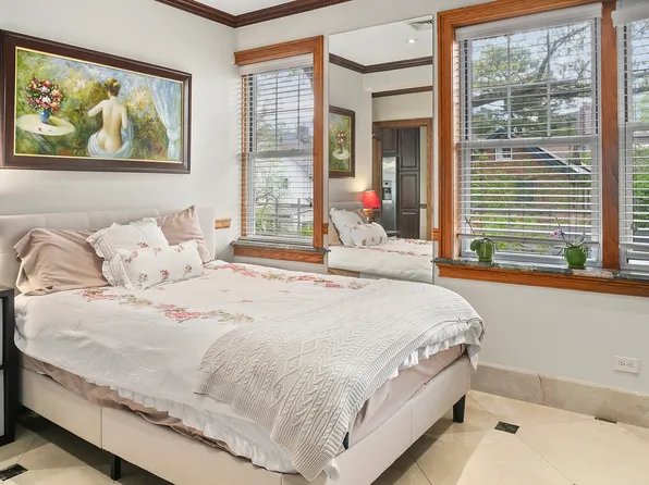 6039 Huxley Avenue image 8 of 10