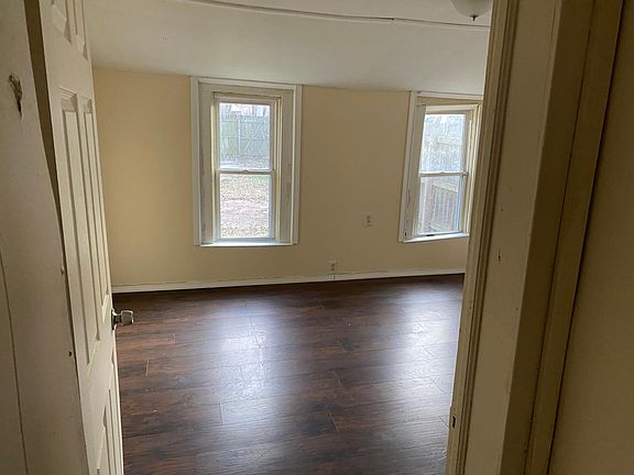 3rd image of 23 E Florida St