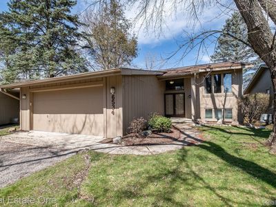 6534 Red Cedar Ln, West Bloomfield, MI, 48324