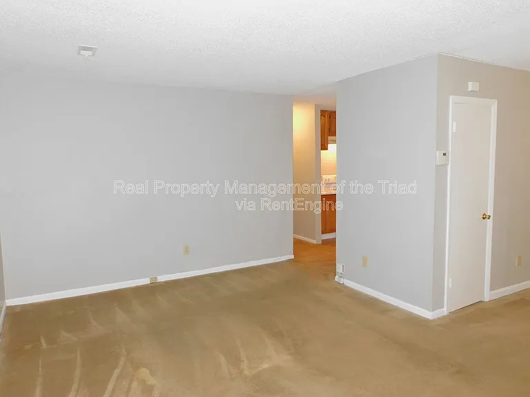 216 Matt Pl — Photo 4