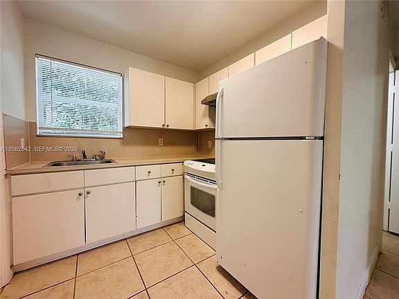5th image of 573 NE 82nd St APT 6