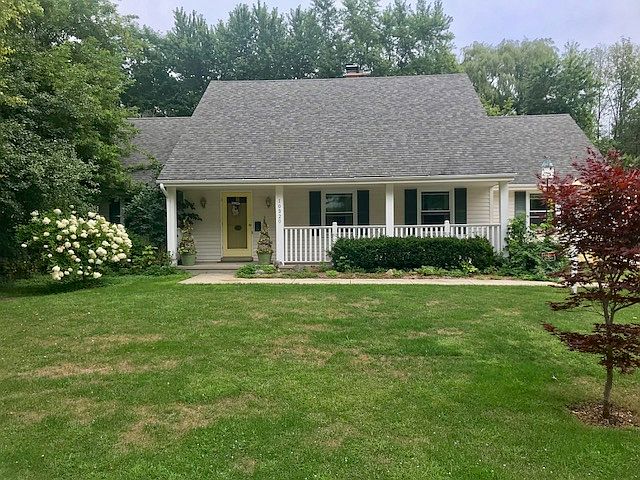 1st image of 10320 N Fontainbleau Ct