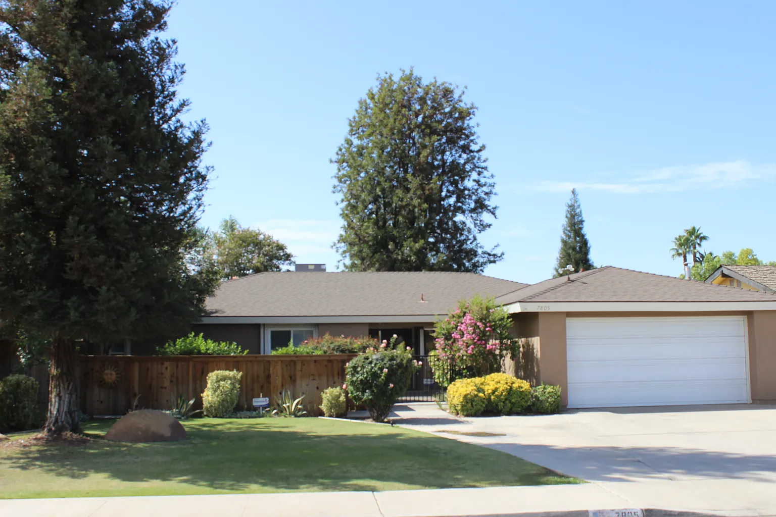7805 Shetland Dr photo 1