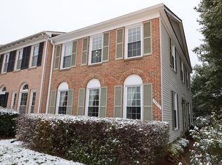 13317 Foxhole Dr, Fairfax, VA
