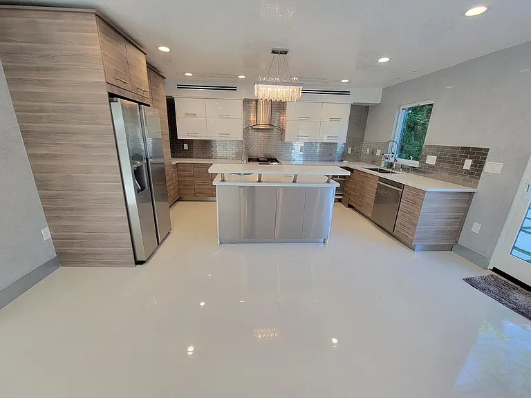 10730 Helendale Ave — Photo 18