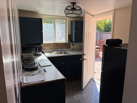 2nd image of 14841 Bowen St