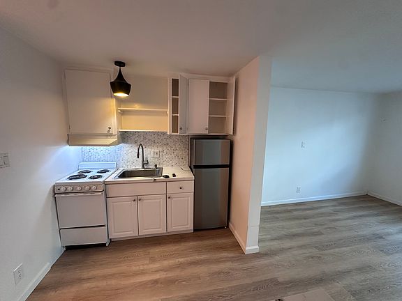 5th image of 24 17th Ave APT 301