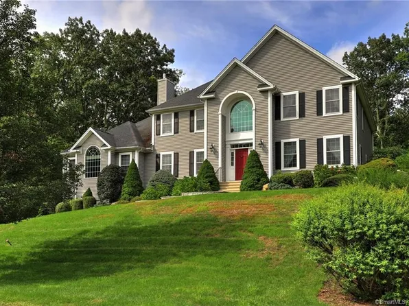 80 Wesley Dr, Shelton, CT 06484