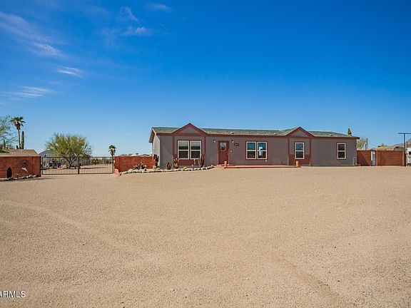 3rd image of 1734 N MONTEREY Drive