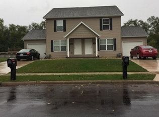 2428 Lakeshore Dr, Pekin, IL 61554