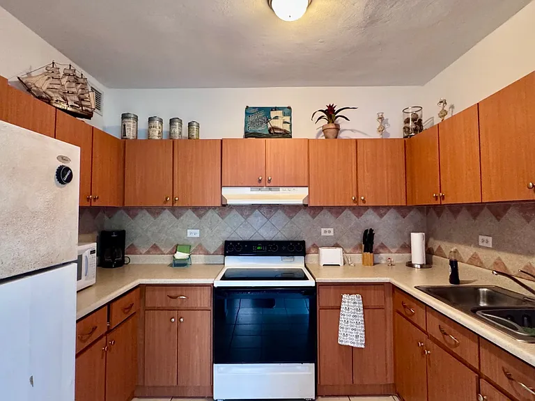 304 Sea Beach Colony — Photo 10