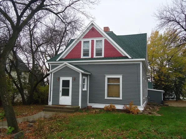 521 Central Ave N, Kenmare, ND 58746