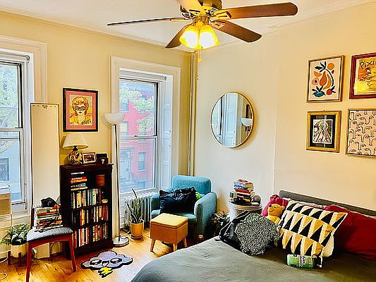 1st image of 394 De Graw St #2