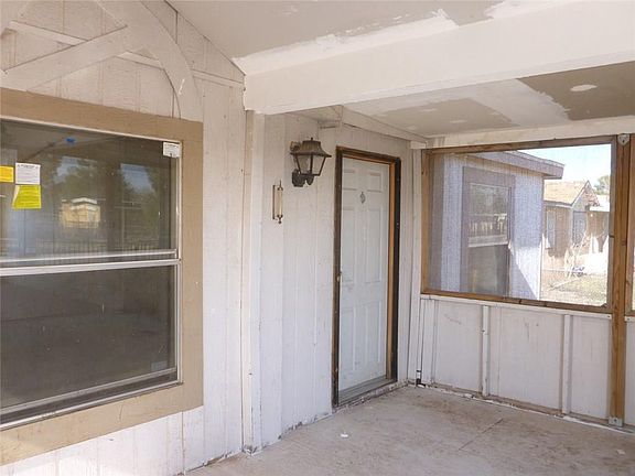 2nd image of 612 King Edward Ave