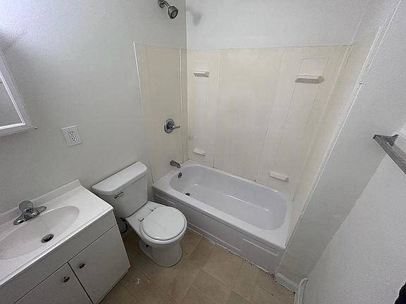 4th image of 1771 Noble Rd APT 16