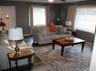 1501 Hartford Rd, Manhattan, KS 66502