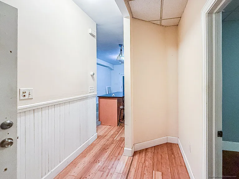 120 Gladstone St #3 — Photo 9