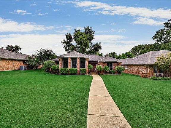4th image of 3404 Woodbridge Dr