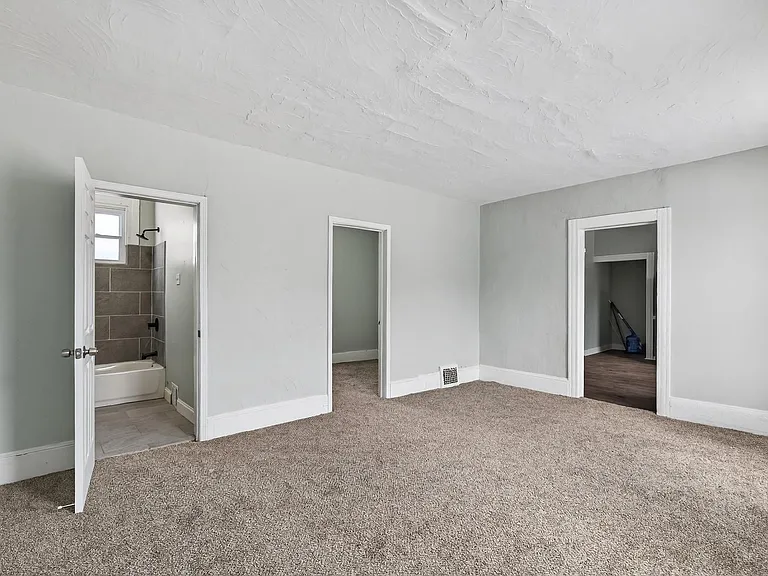 3356 W 44th St — Photo 24