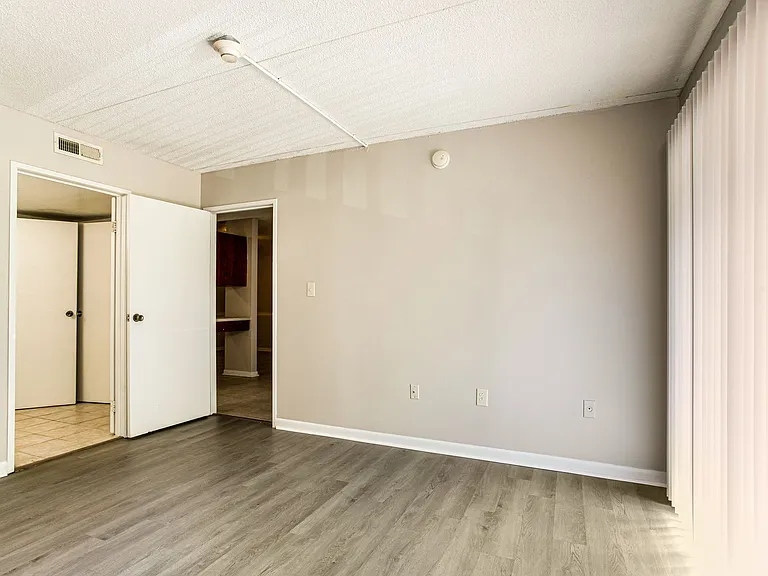 Ridge Terrace Apartments — Photo 14