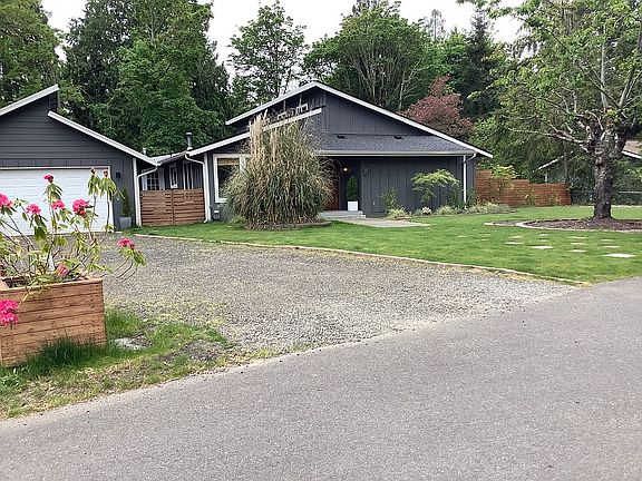 2nd image of 232 Hemlock Dr NW