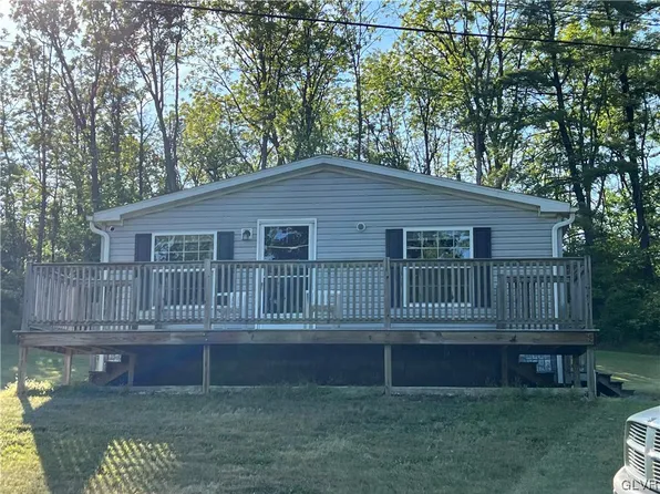 277 S Penn Dixie Rd, Nazareth, PA 18064