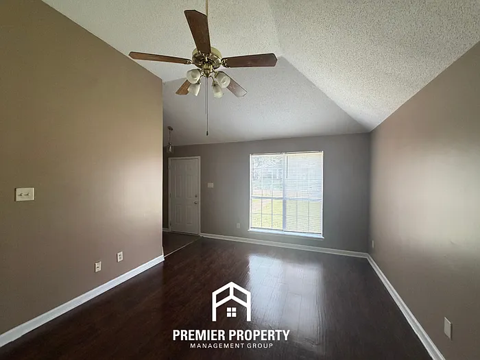 3755 Clarion Dr — Photo 2
