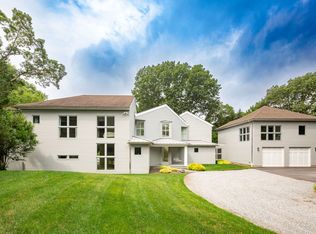 282 Seven Ponds Towd Rd, Water Mill, NY 11976