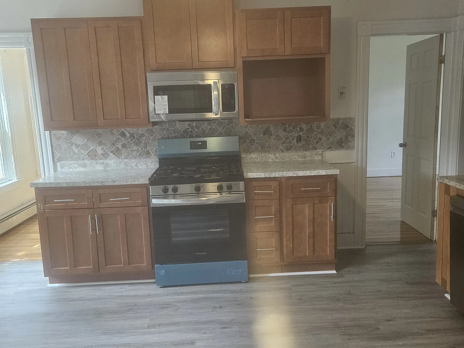 3 bed, 1600 sqft, $2,600 — Photo 2