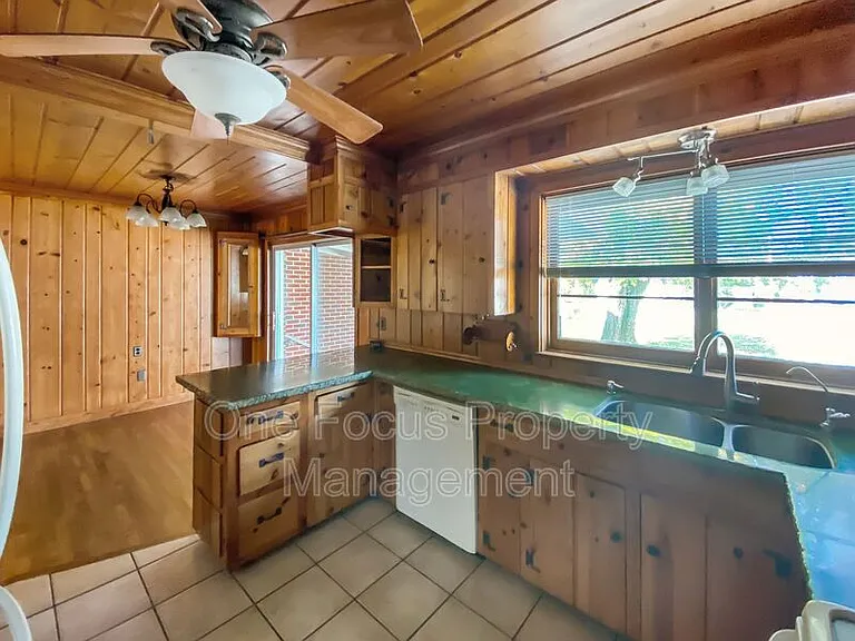 315 N Arch St — Photo 2