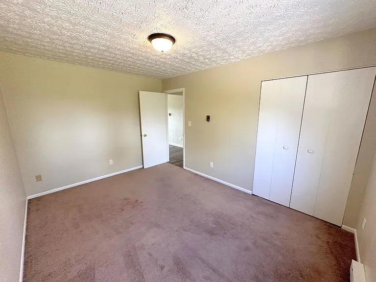 180 Manor Dr — Photo 10