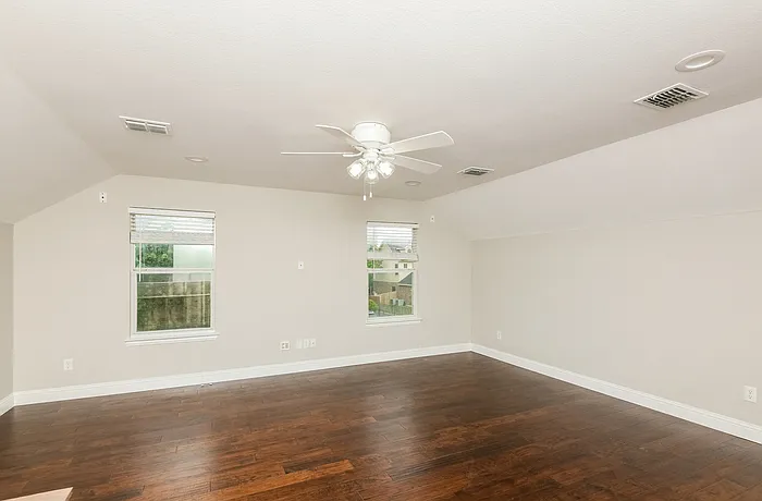 1658 Stetson Dr — Photo 9