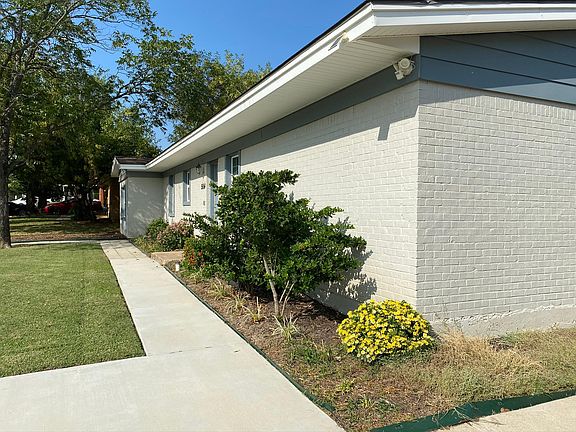4th image of 5004 Colorado Blvd