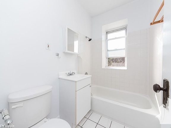5th image of 3000 N Whipple St #313