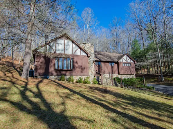 821 Hickory Ln, Marion, VA 24354