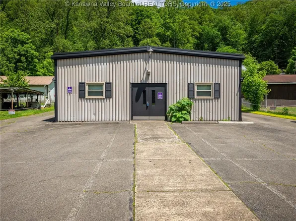 463 Gap View Dr, Charleston, WV 25306