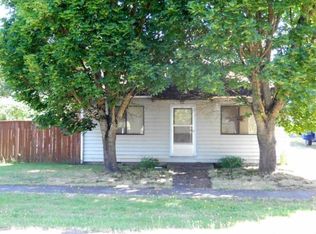 207 8th St, Dayton, OR 97114