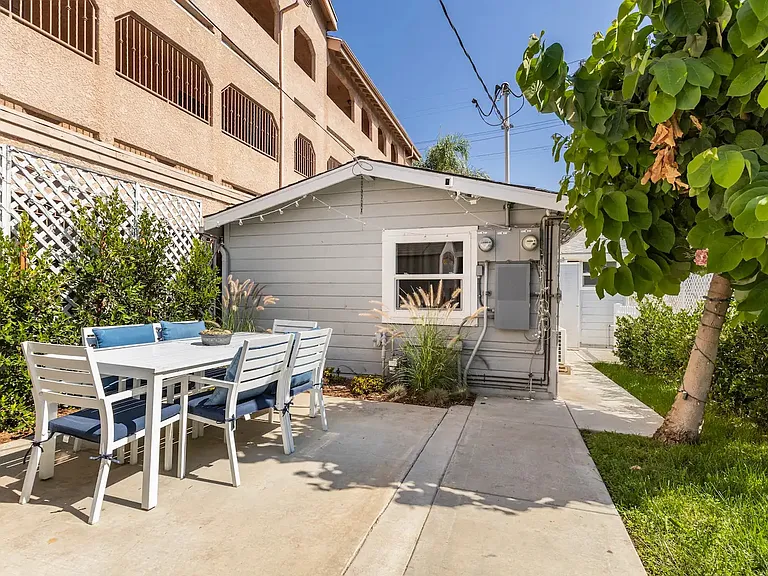 1071 Newport Ave — Photo 23