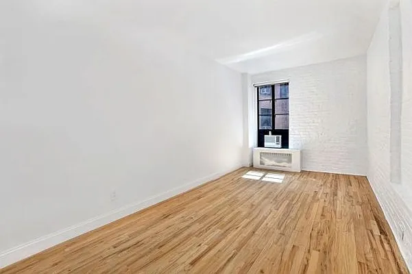 Rented by NY Living Solutions | media 2