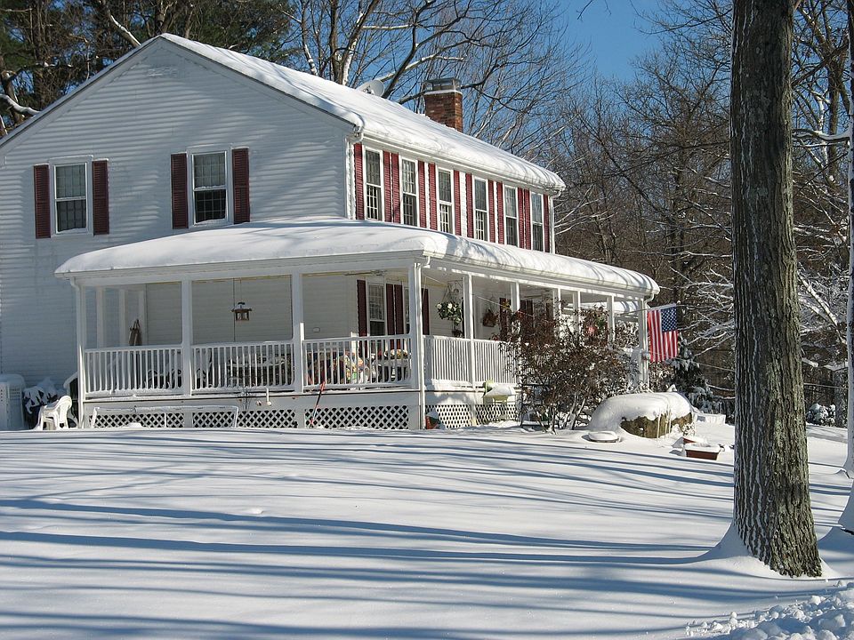 2nd image of 10 Simon Dr