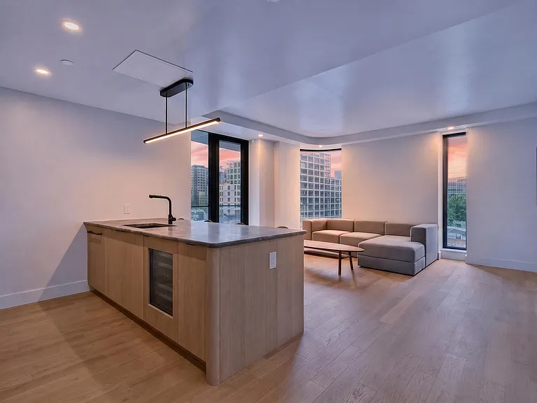 400 W 38th St #5GN — Photo 5