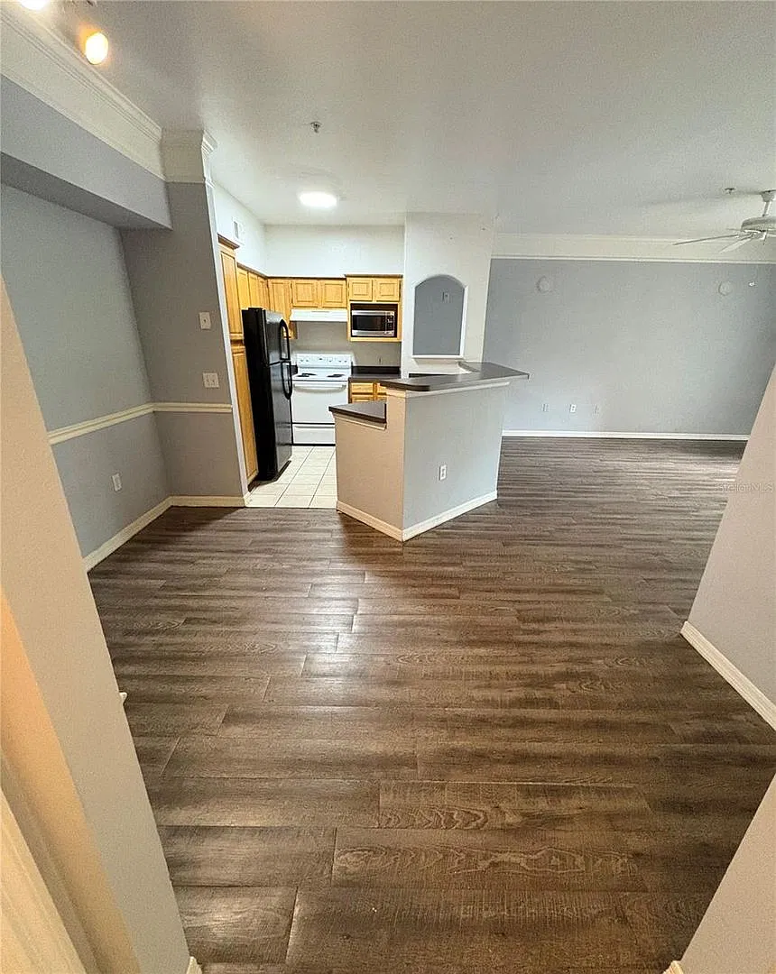 Available Now: 1 Bed 1 Bath Condo In Gated Community — Photo 4