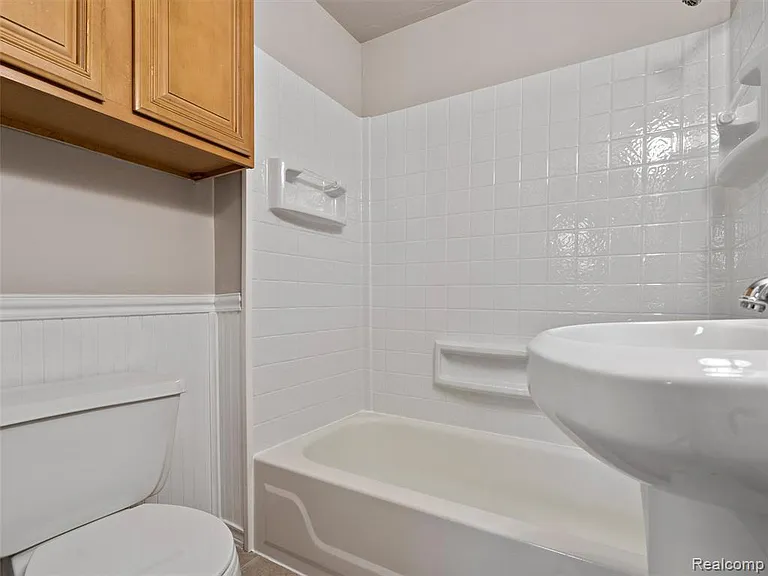 23462 Carlisle Ave — Photo 14