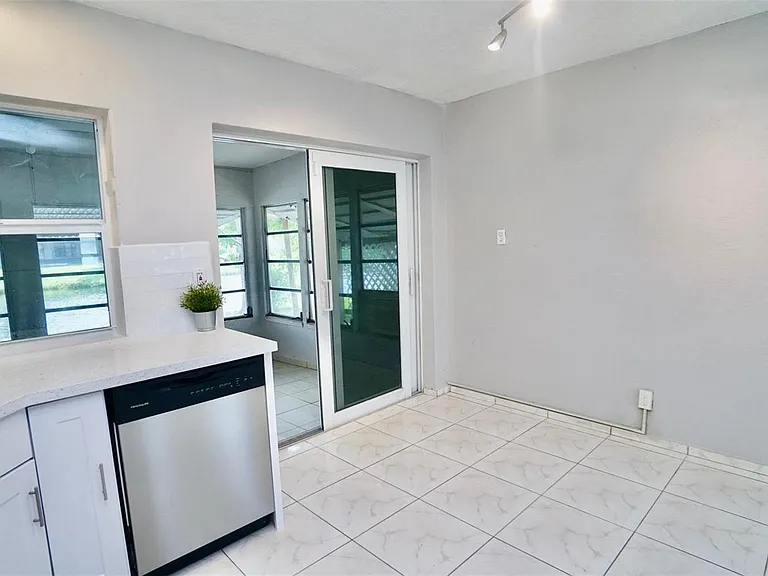 5908 NW 81st Ave — Photo 16
